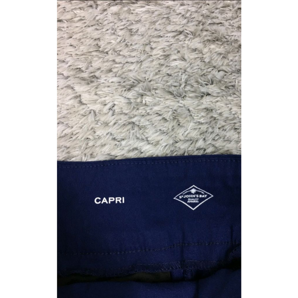 St. John's Bay Capri Pants Blue sz 6 - Picture 4 of 5